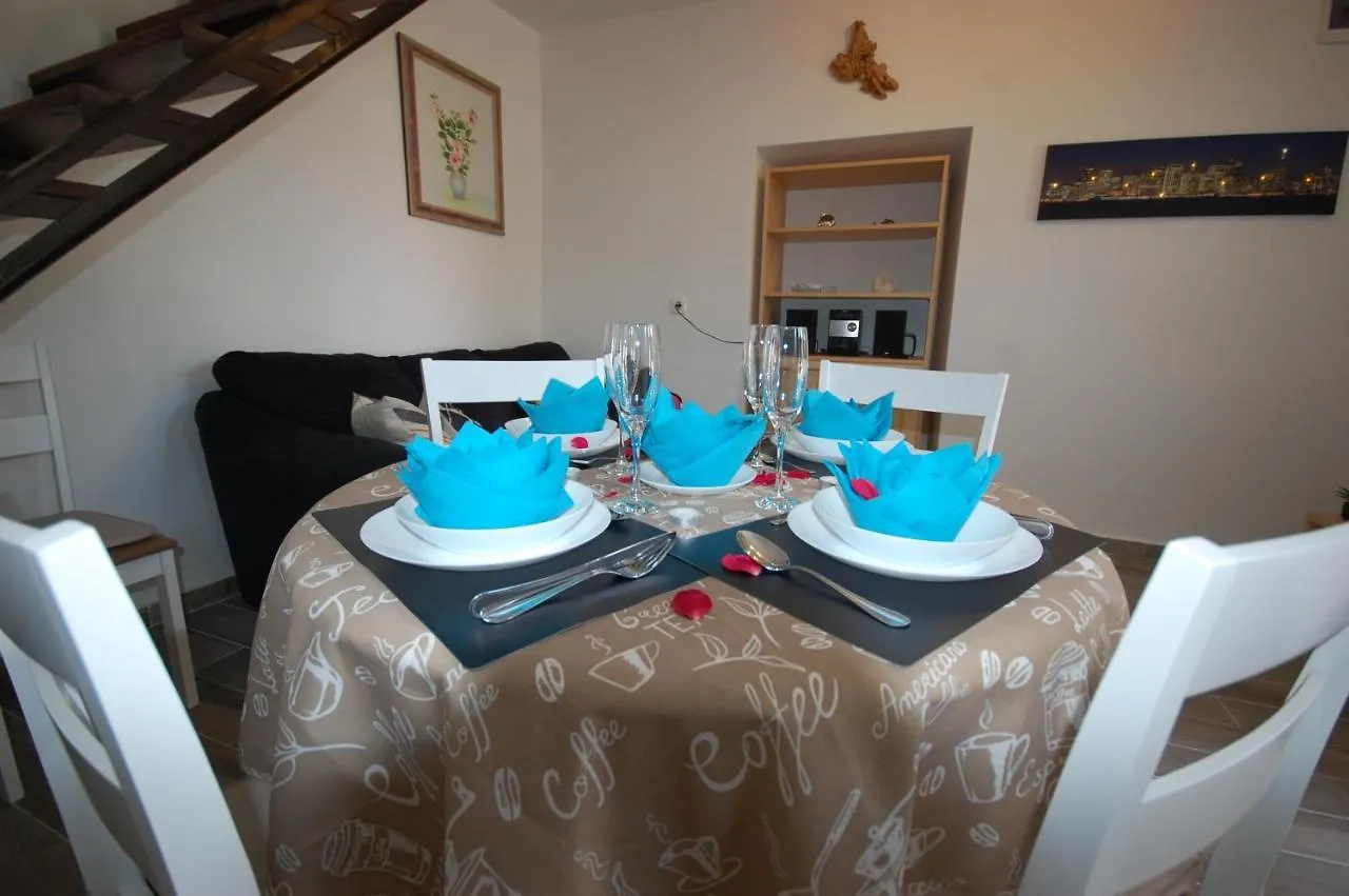 Holiday House With A Parking Space Nenadici, Krk - 20649 Nenadici  0*, Nenadici (Krk)