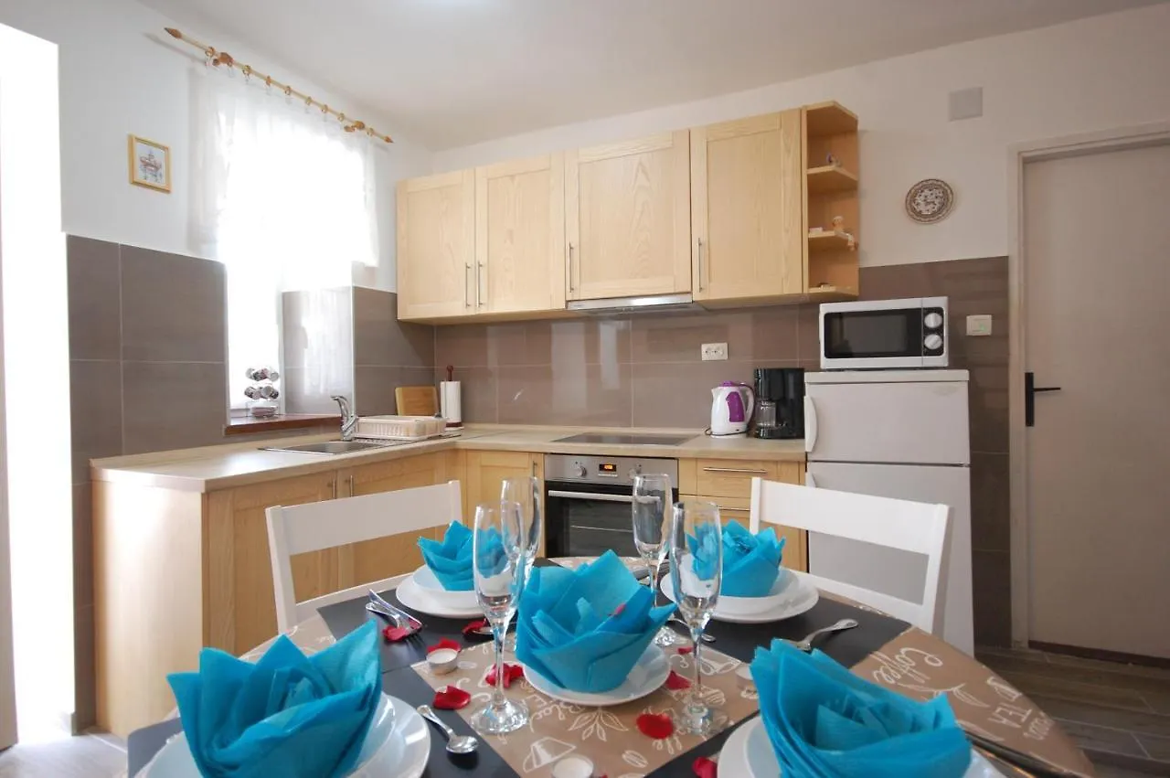 Holiday House With A Parking Space Nenadici, Krk - 20649 Nenadici  Croatia